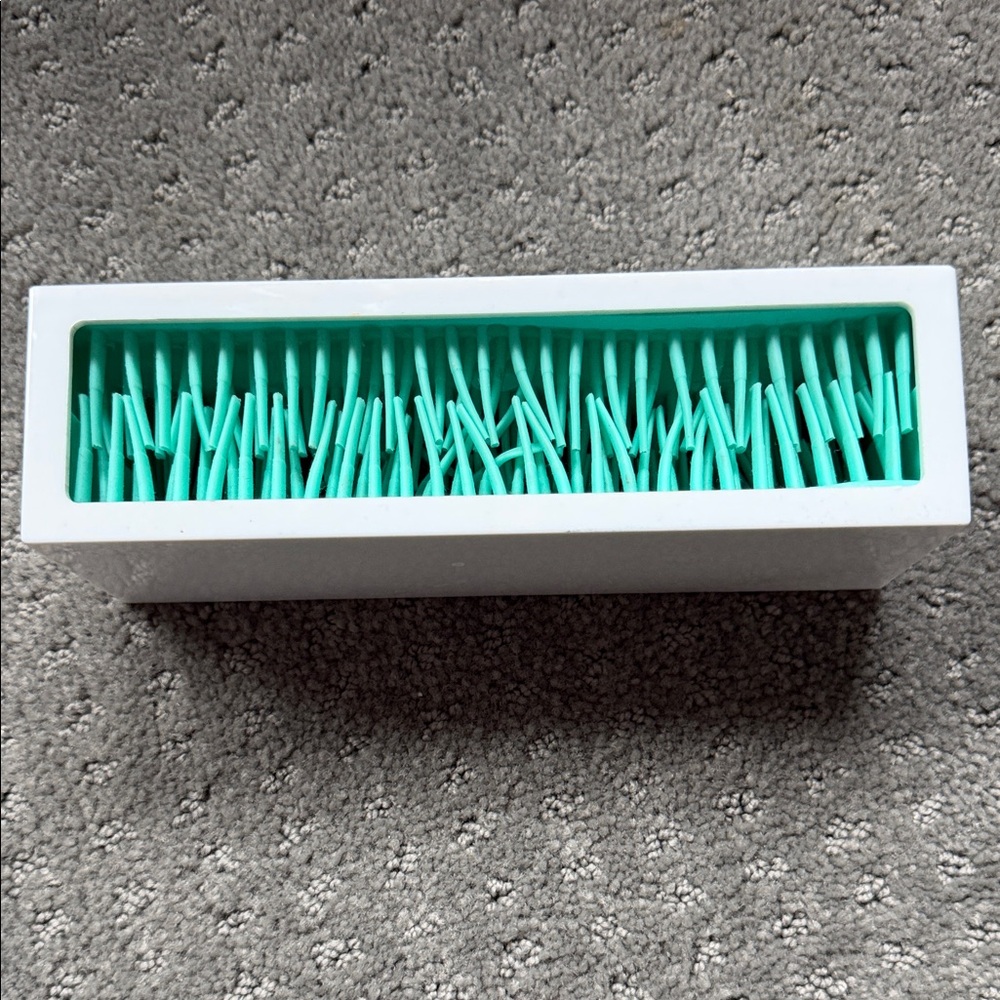 White Rectangular Brush Holder with Teal Picks